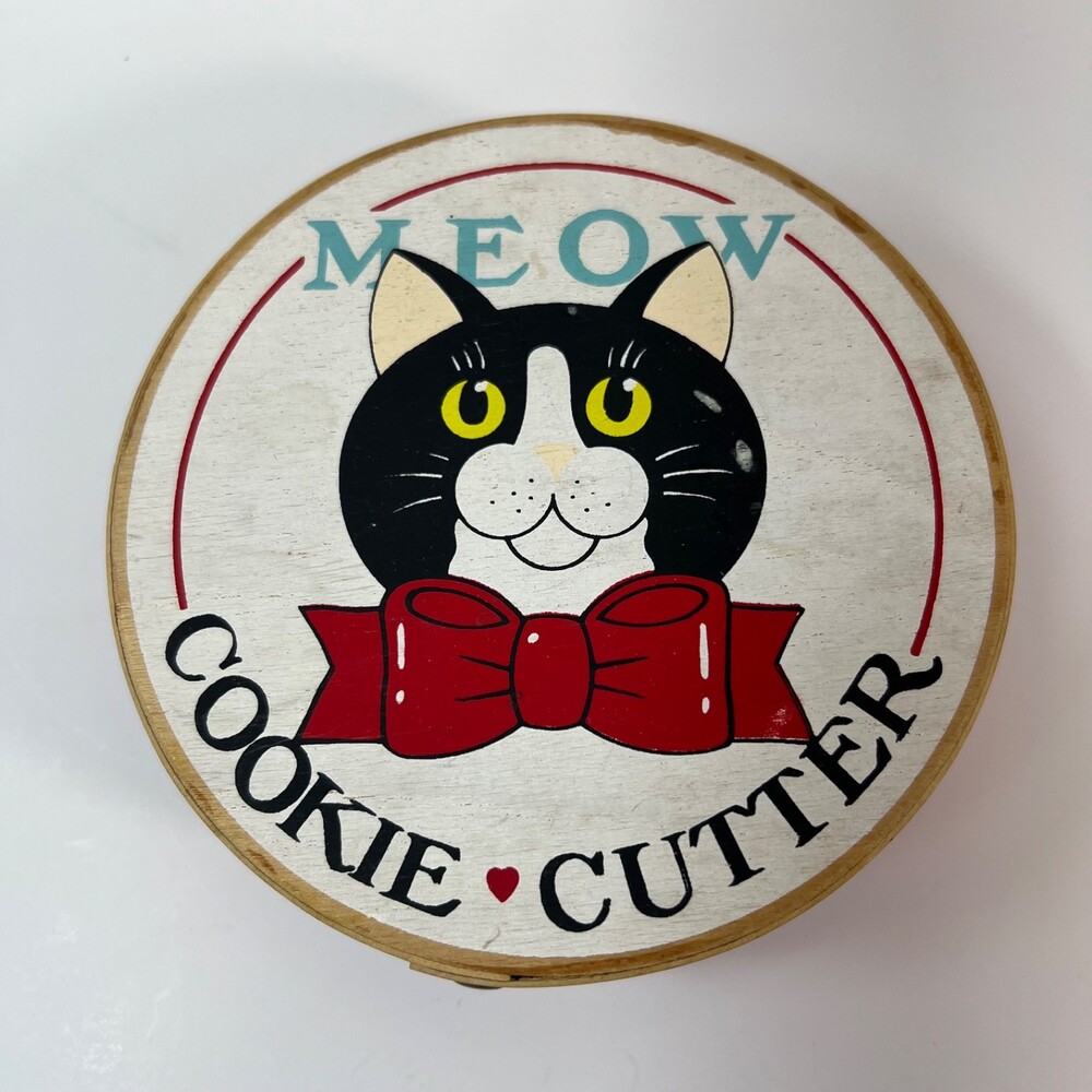 VTG Vandor 1983 Pelzman Design Cats Meow Cookie Cutter Cat Head Shaped in Box